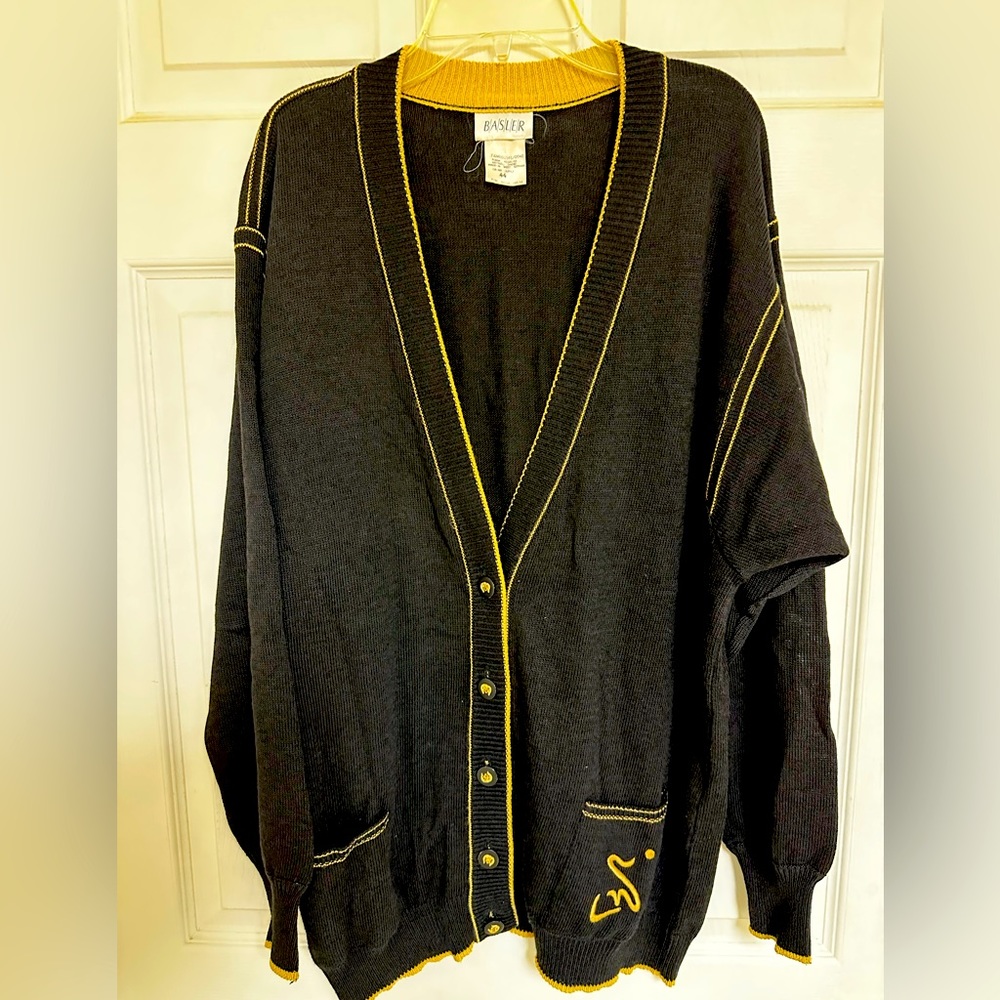 Vintage BASLER  Women's  V-Neck Cardigan   Long Sleeve Button Down US Size 16